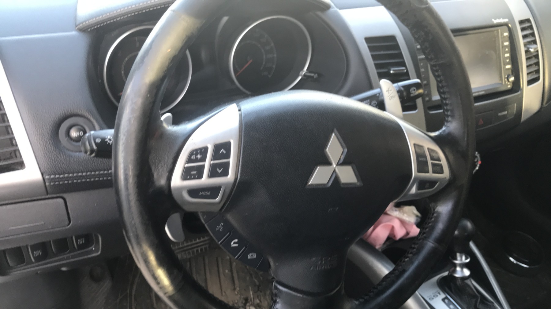 Image MITSUBISHI OUTLANDER 2