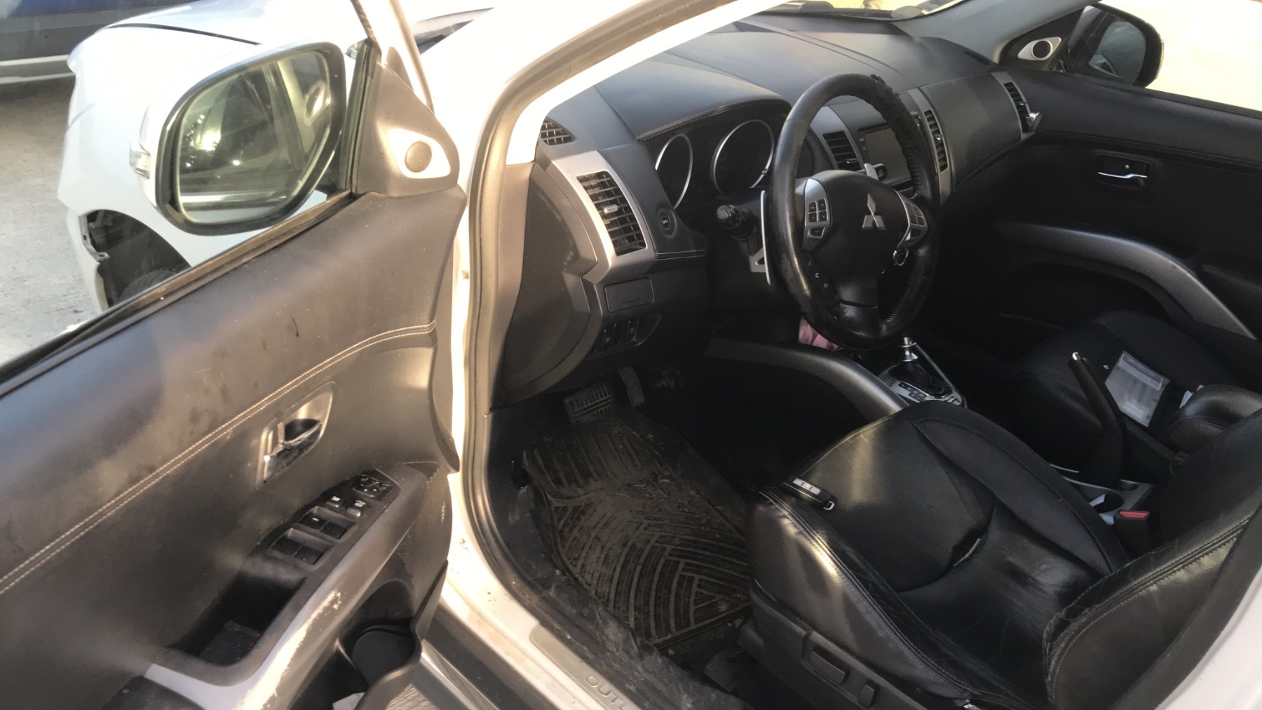 Image MITSUBISHI OUTLANDER 2