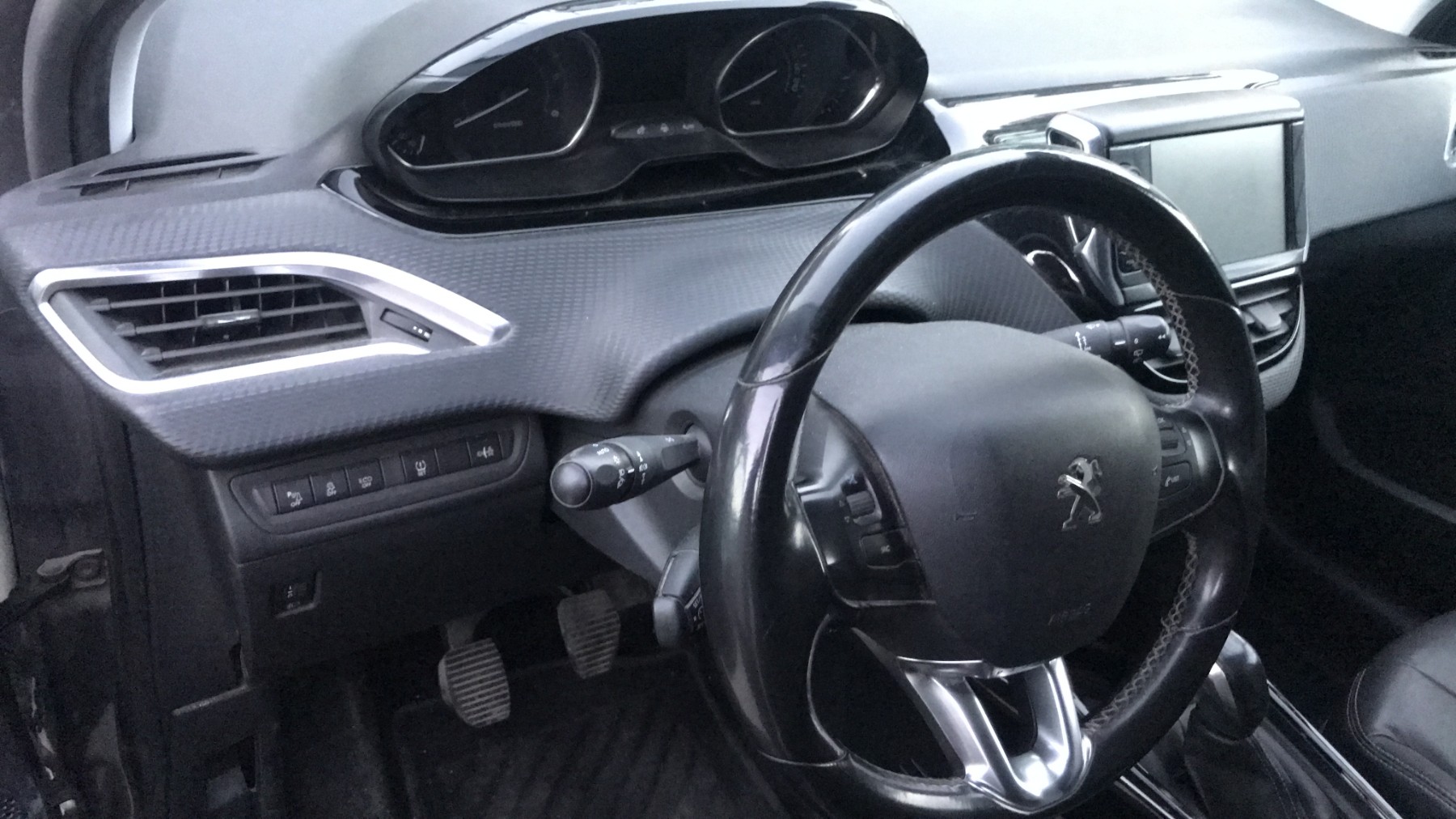 Image PEUGEOT 2008 1