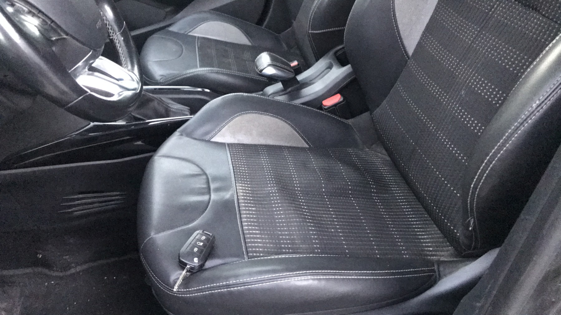 Image PEUGEOT 2008 1