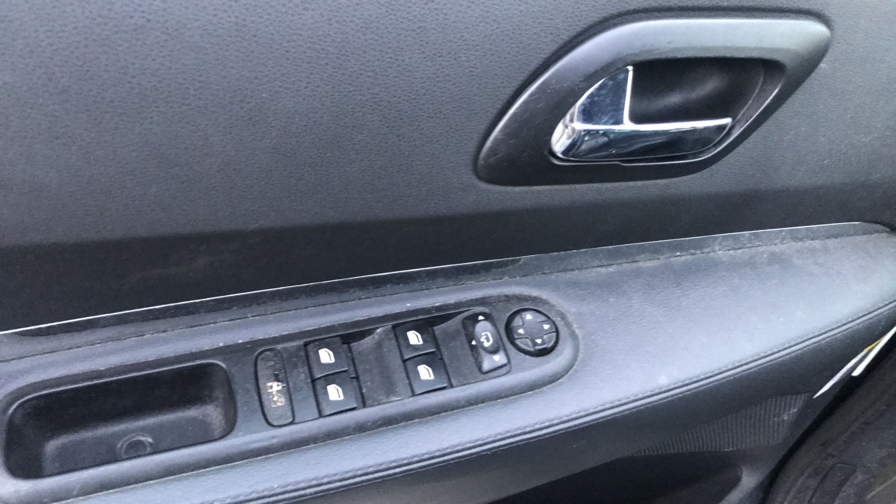 Image PEUGEOT 3008 1