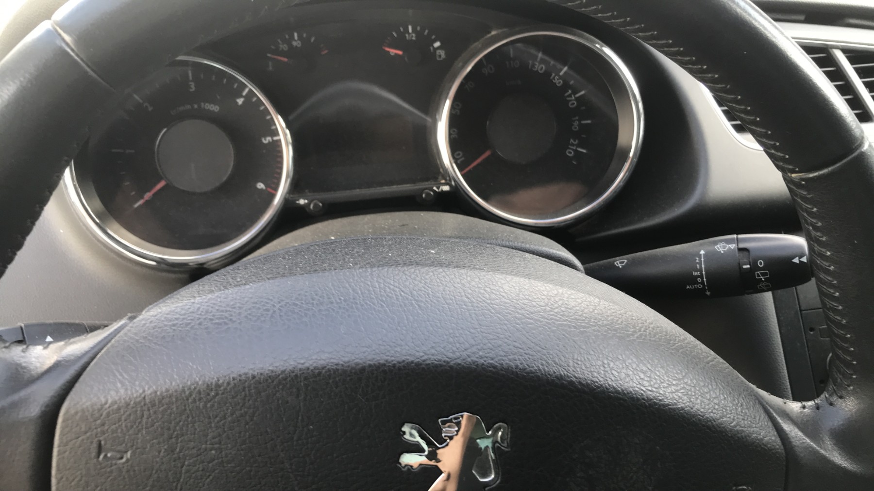 Image PEUGEOT 3008 1