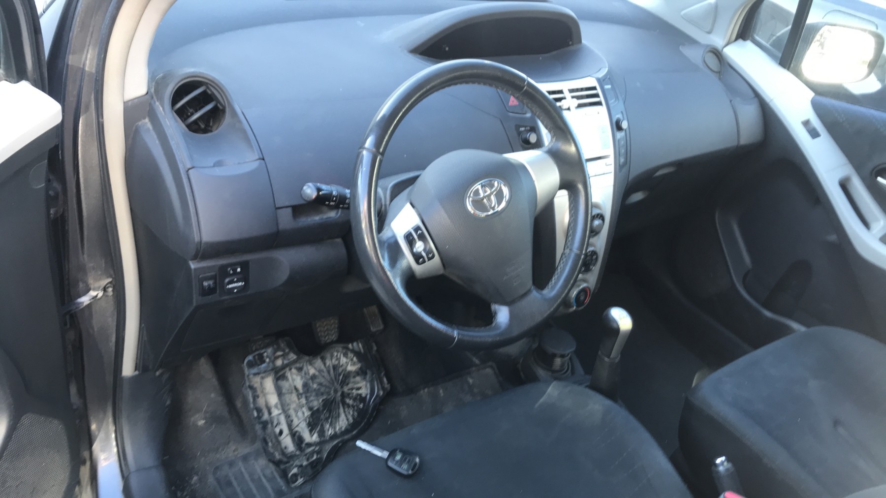 Image TOYOTA YARIS 2