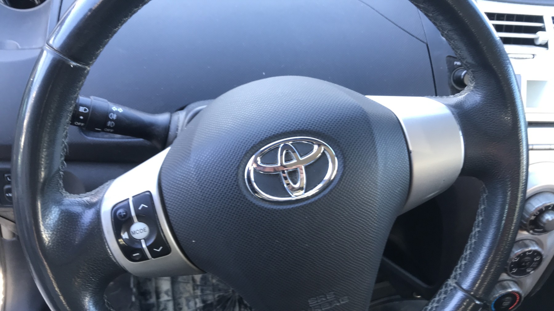 Image TOYOTA YARIS 2