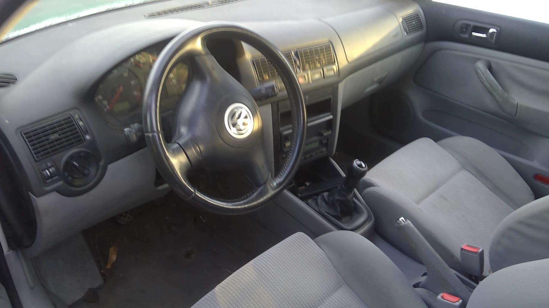 Image VOLKSWAGEN GOLF 4