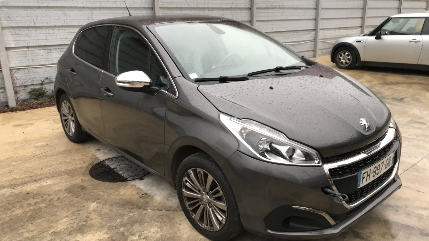 Image PEUGEOT 208 1