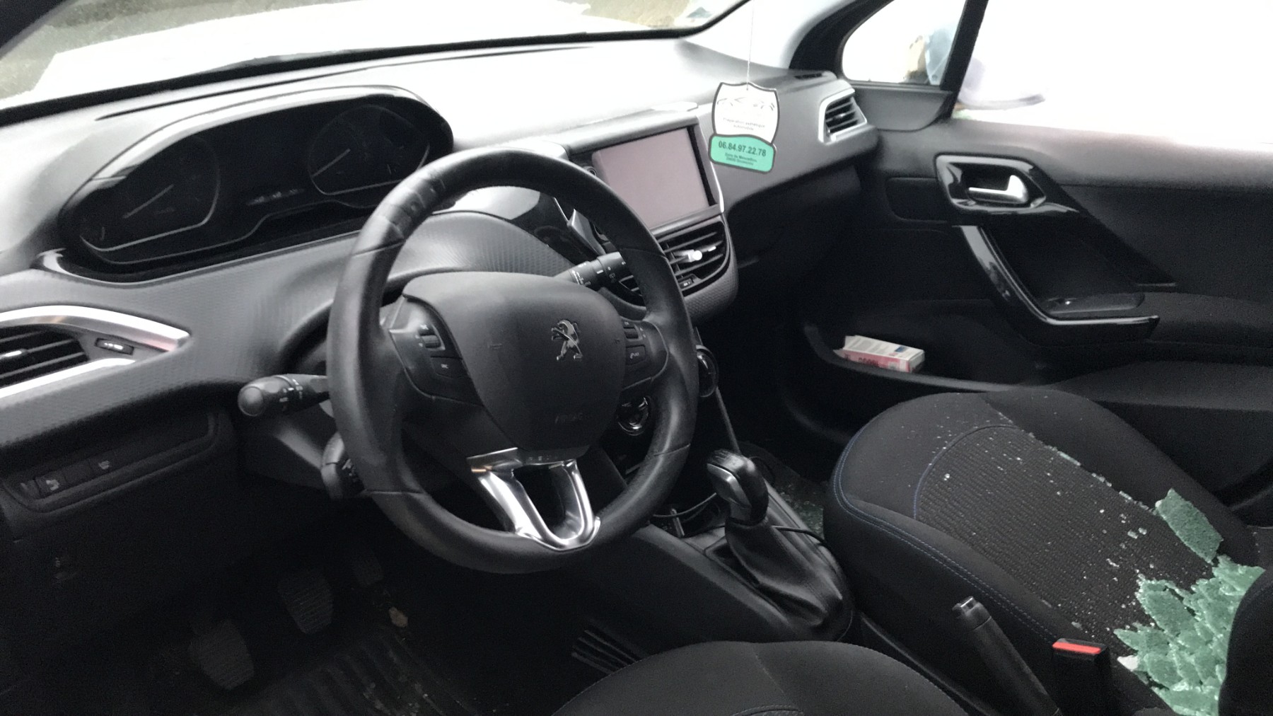 Image PEUGEOT 208 1