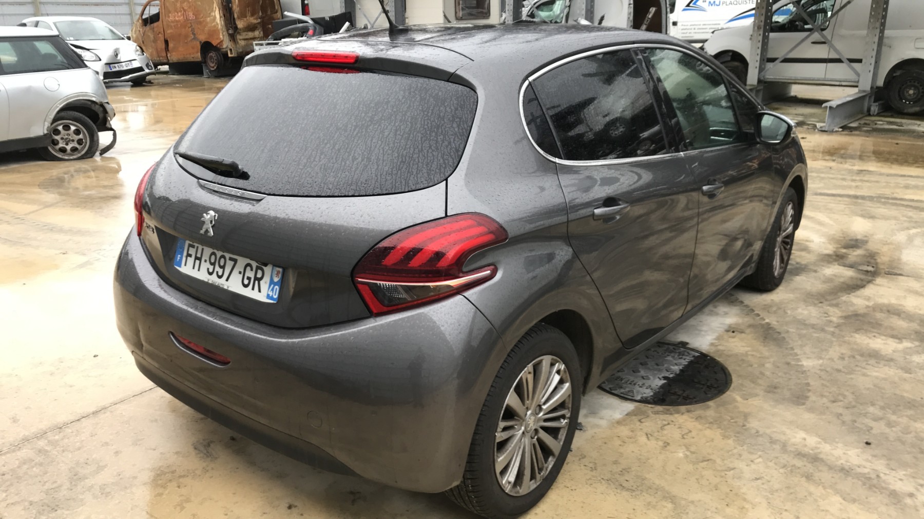 Image PEUGEOT 208 1