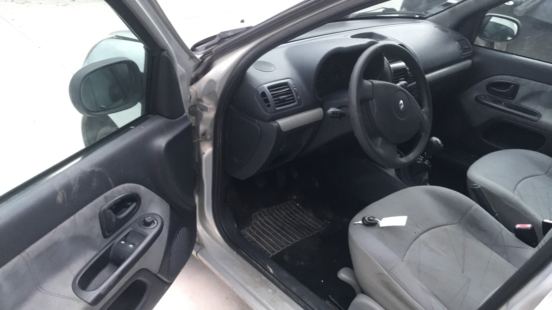 Image RENAULT CLIO 2