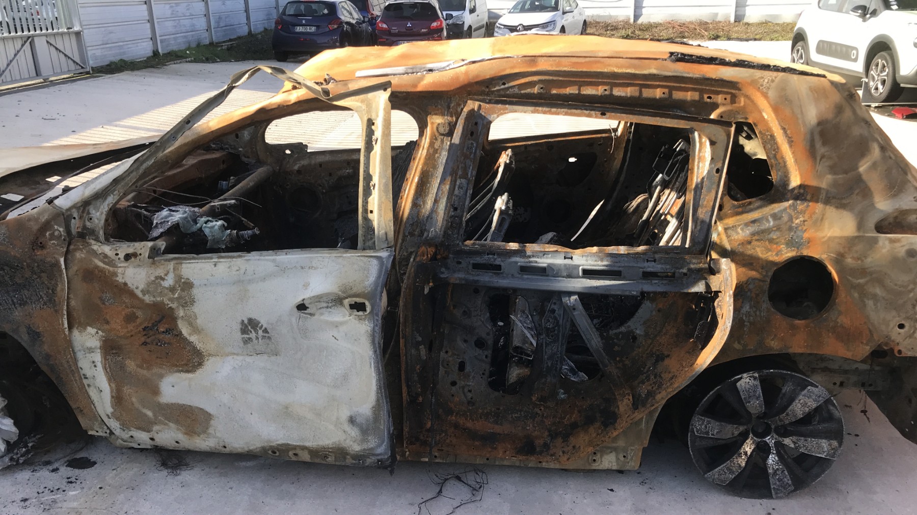 Image PEUGEOT 2008 1