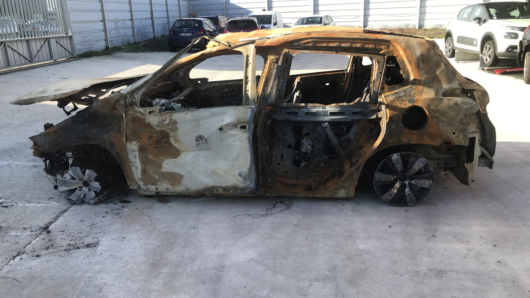 Image PEUGEOT 2008 1