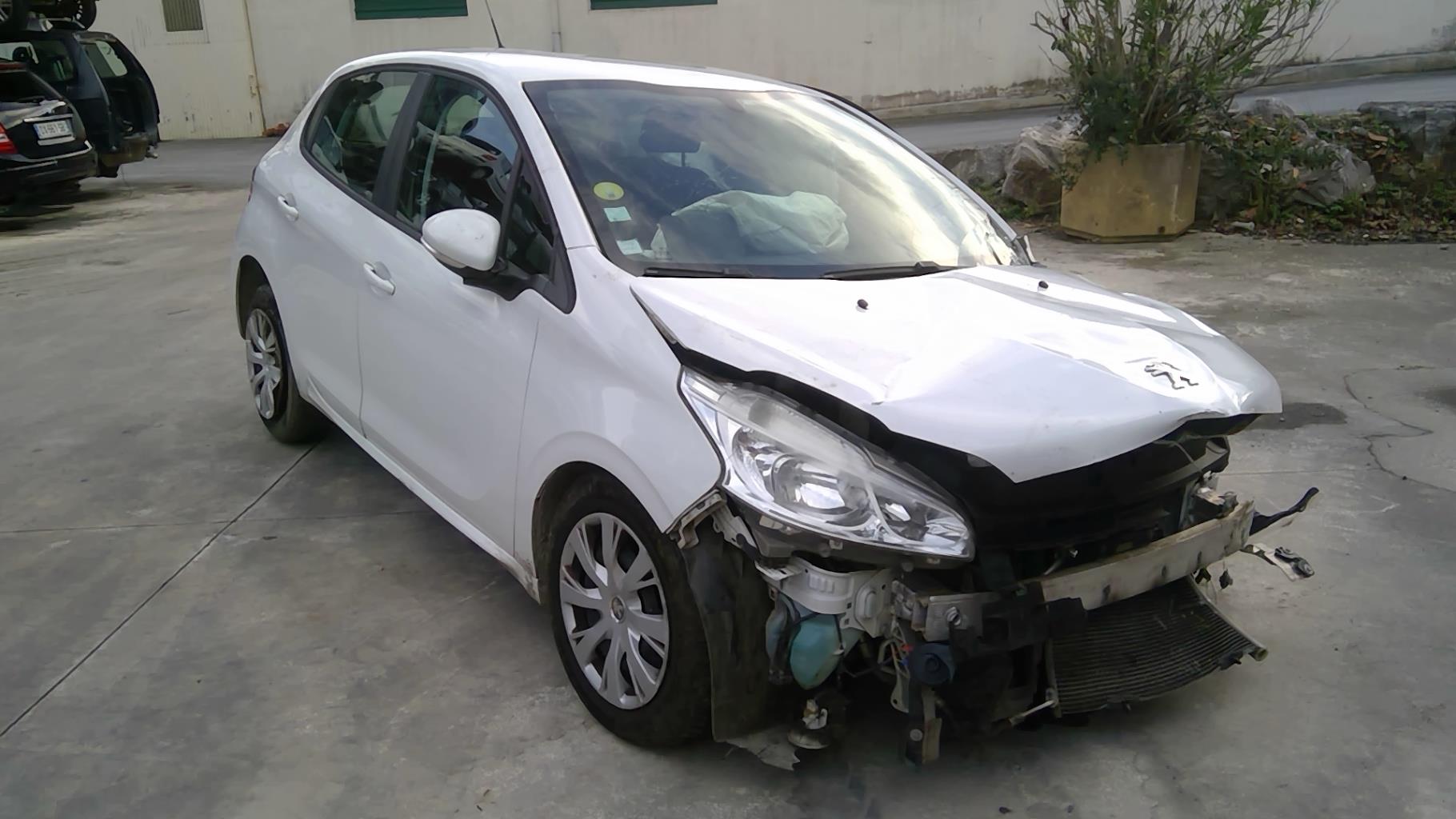Image PEUGEOT 208 1