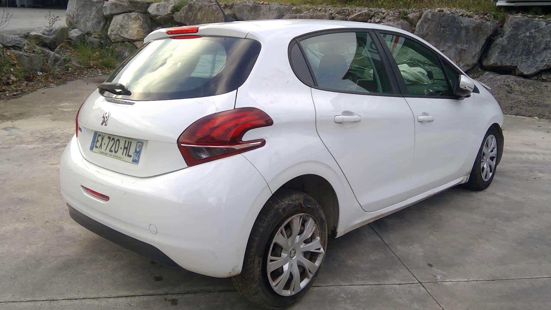 Image PEUGEOT 208 1