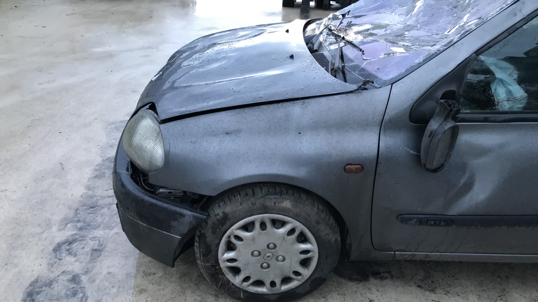 Image RENAULT CLIO 2