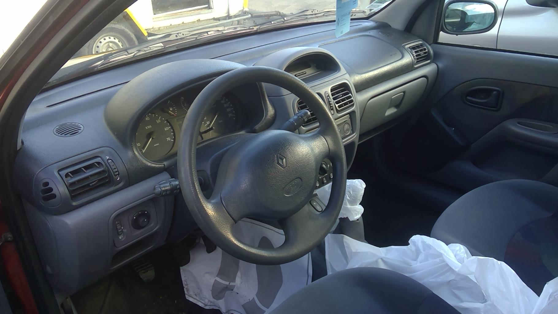 Image RENAULT CLIO 2