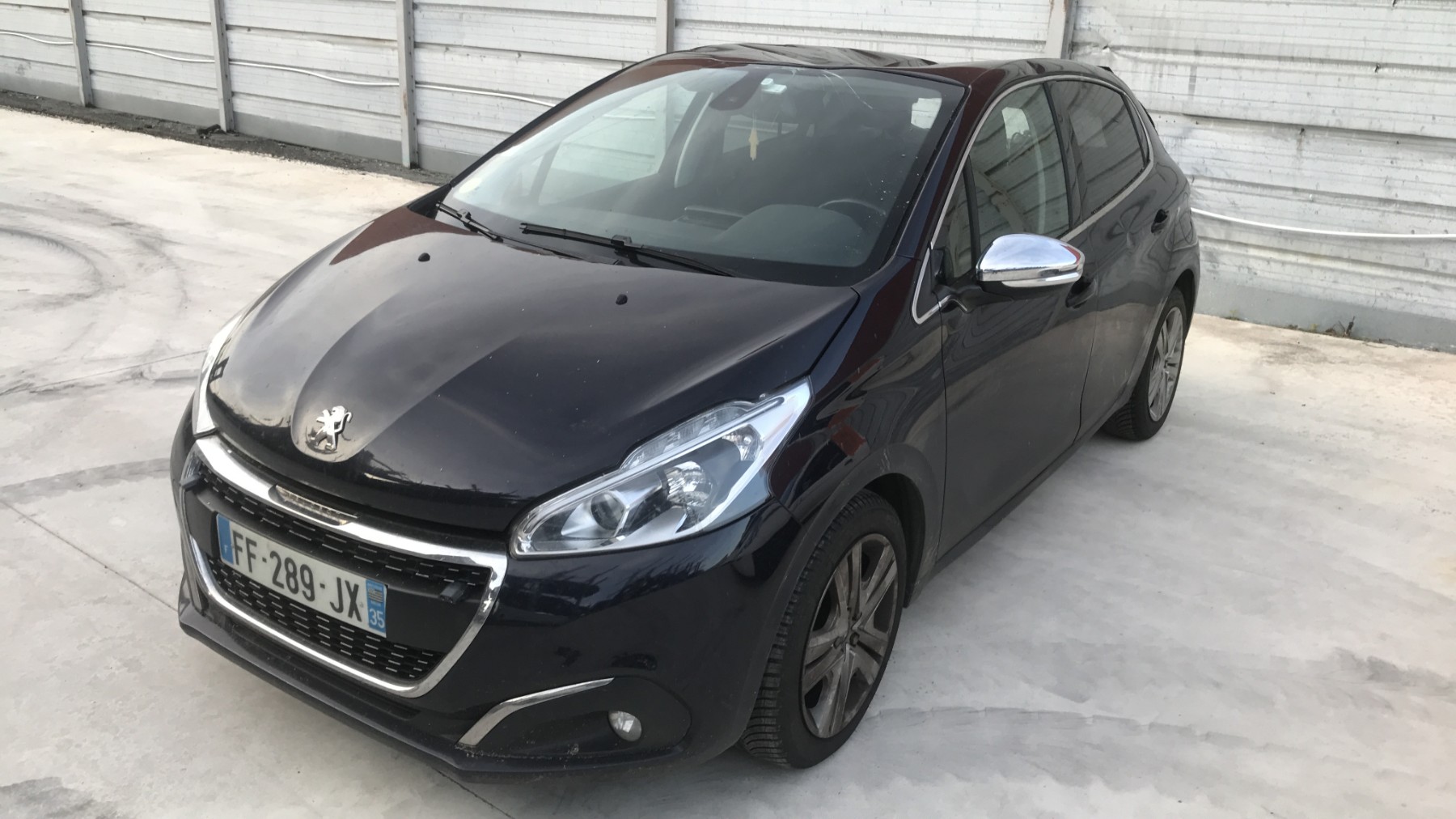 Image PEUGEOT 208 1