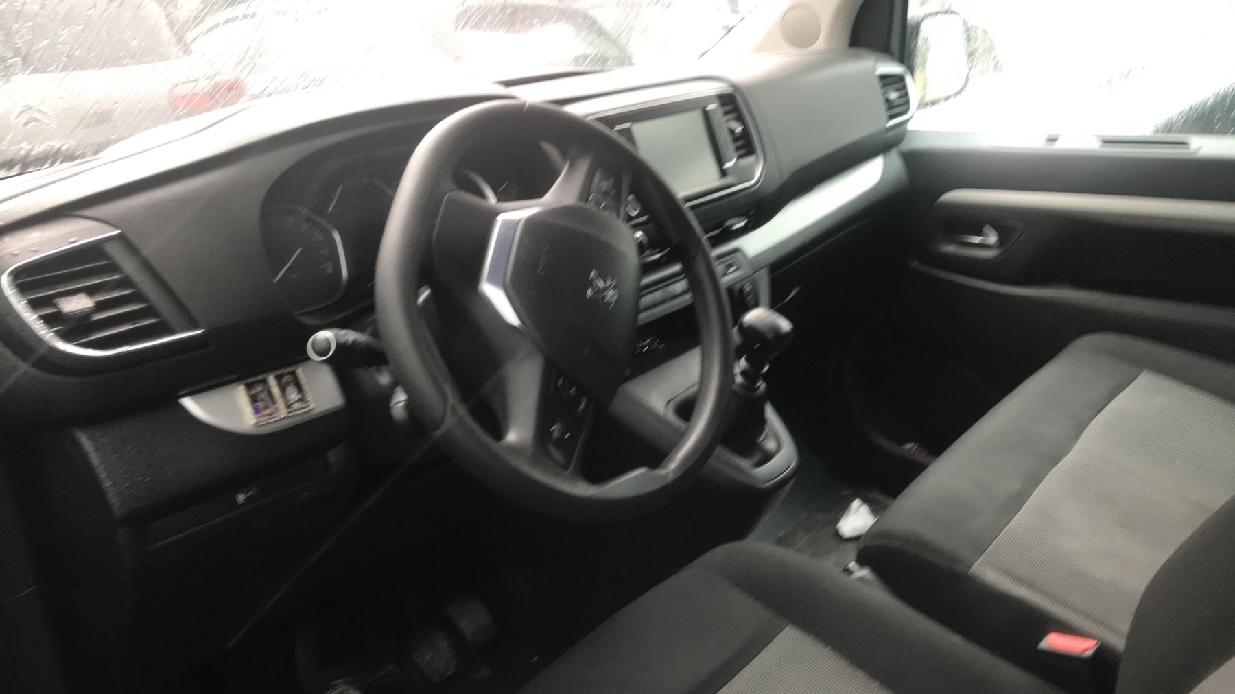 Image PEUGEOT TRAVELLER