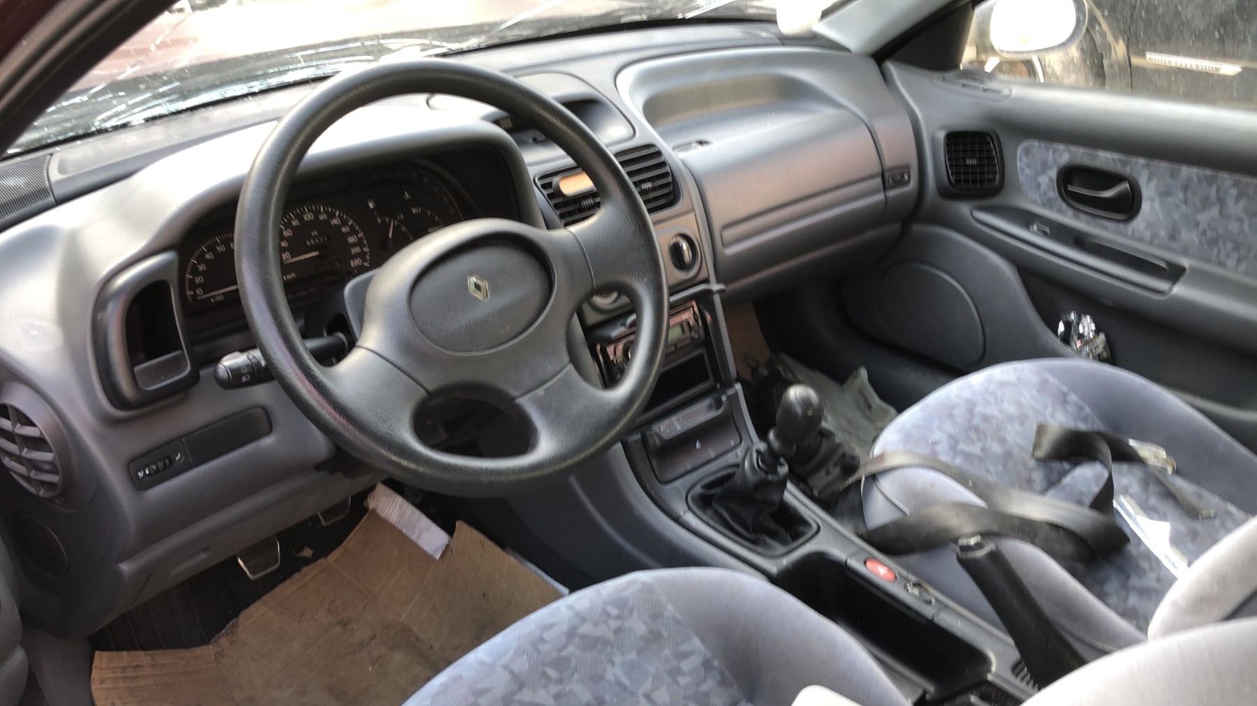 Image RENAULT LAGUNA 1