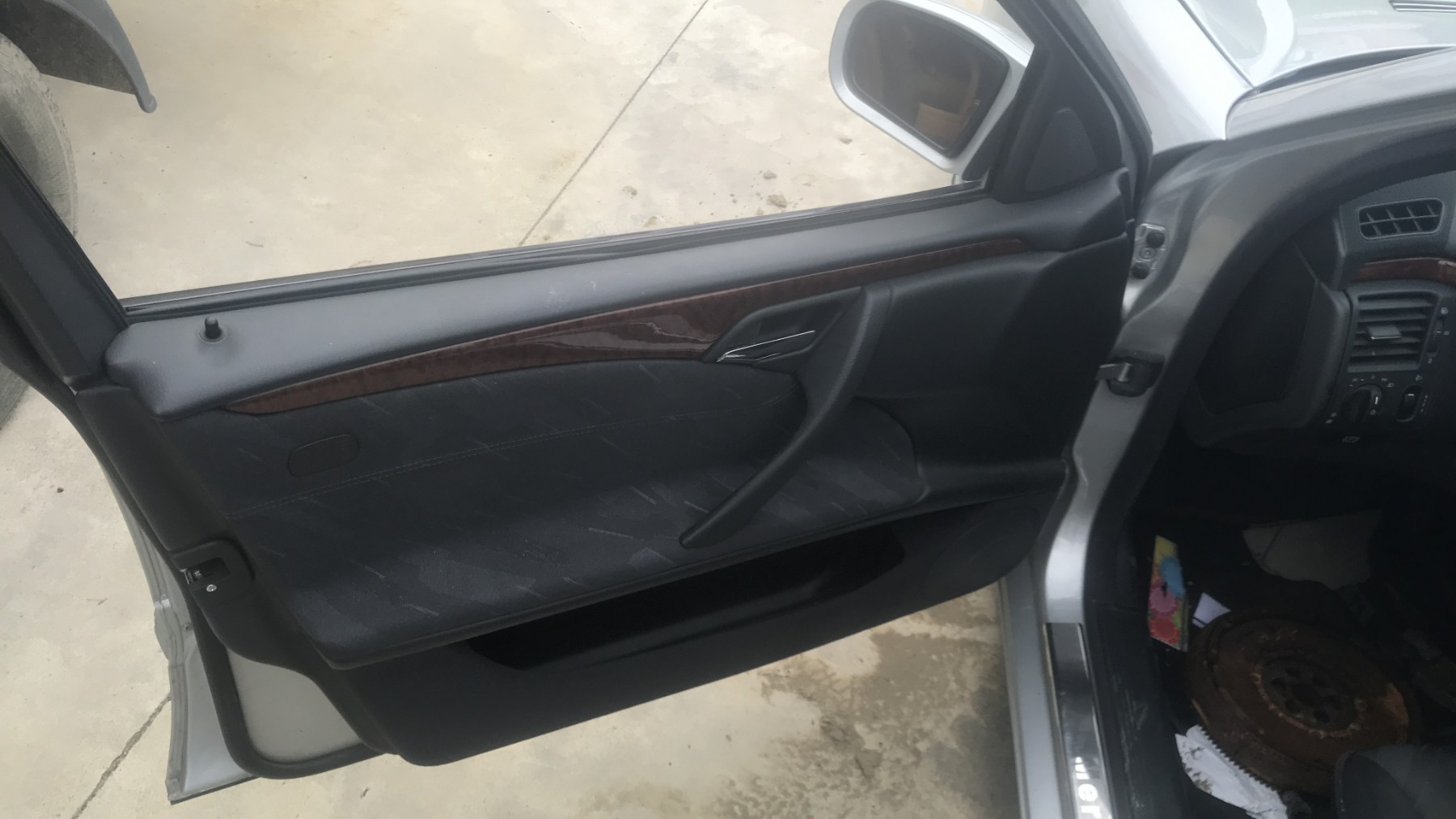 Image MERCEDES CLASSE E 210