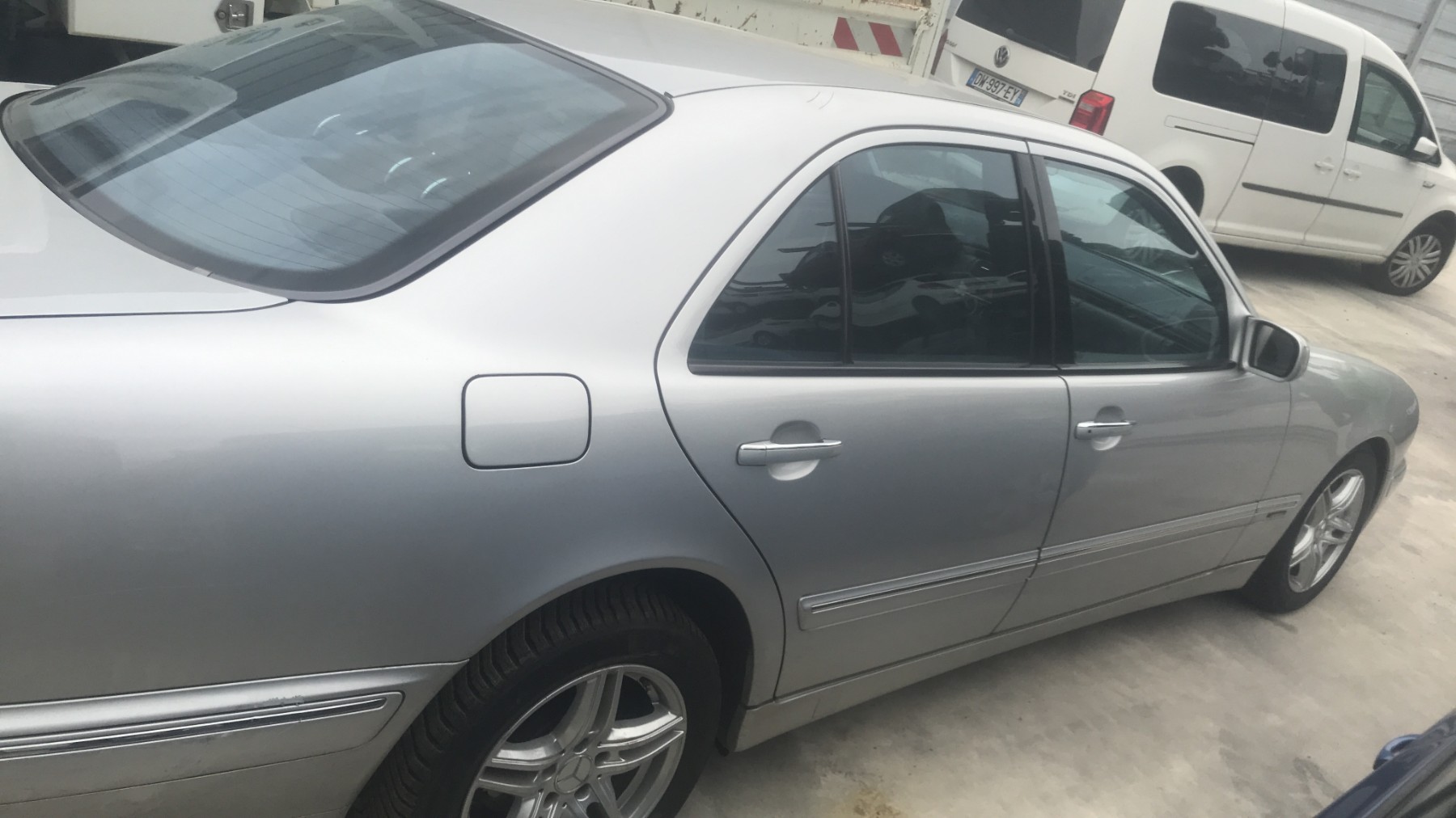 Image MERCEDES CLASSE E 210