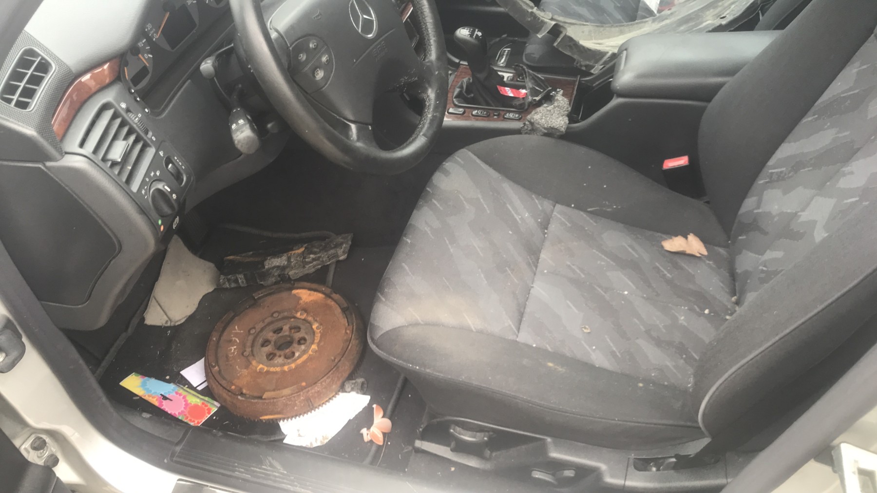 Image MERCEDES CLASSE E 210