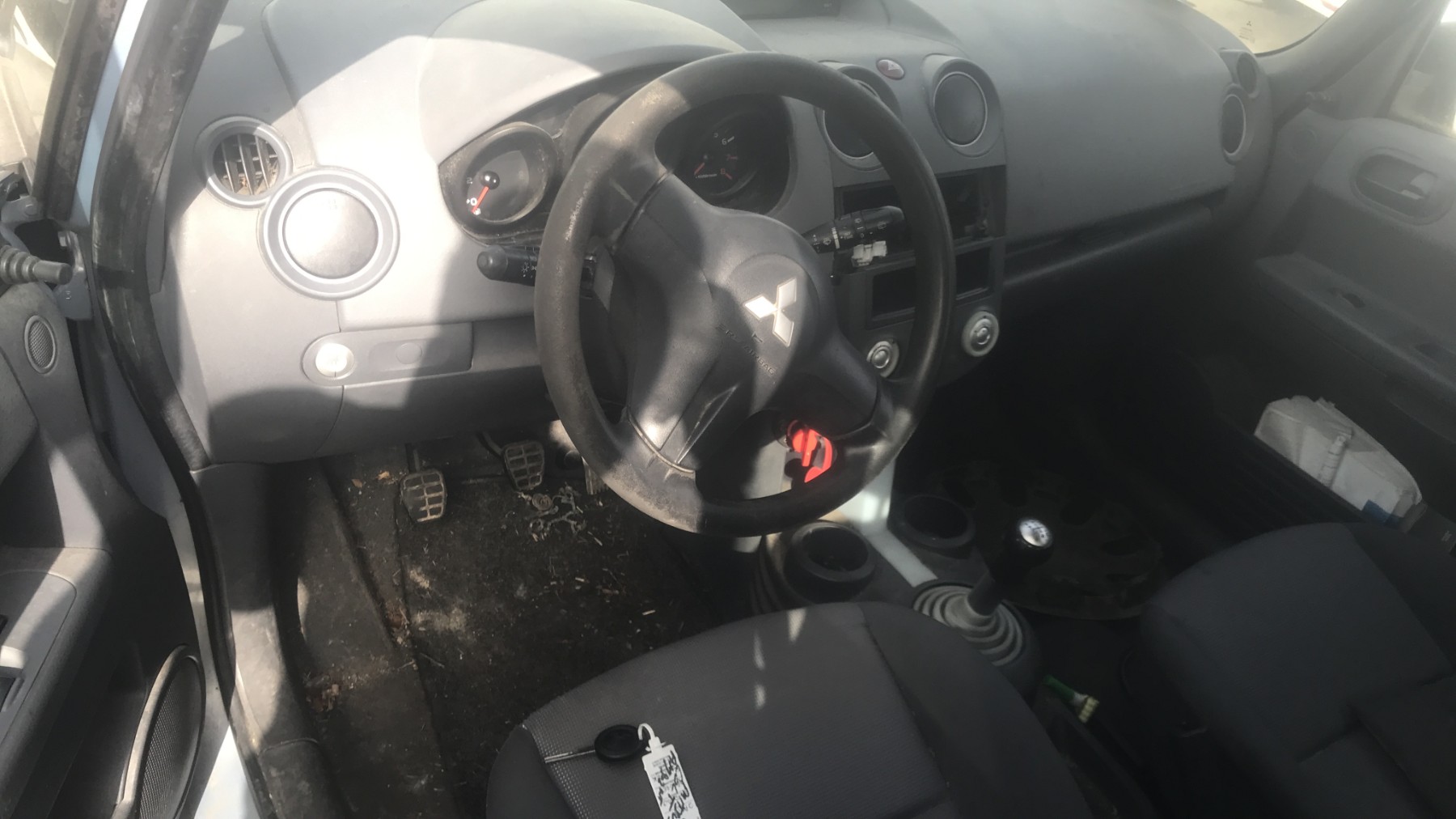 Image MITSUBISHI COLT 6