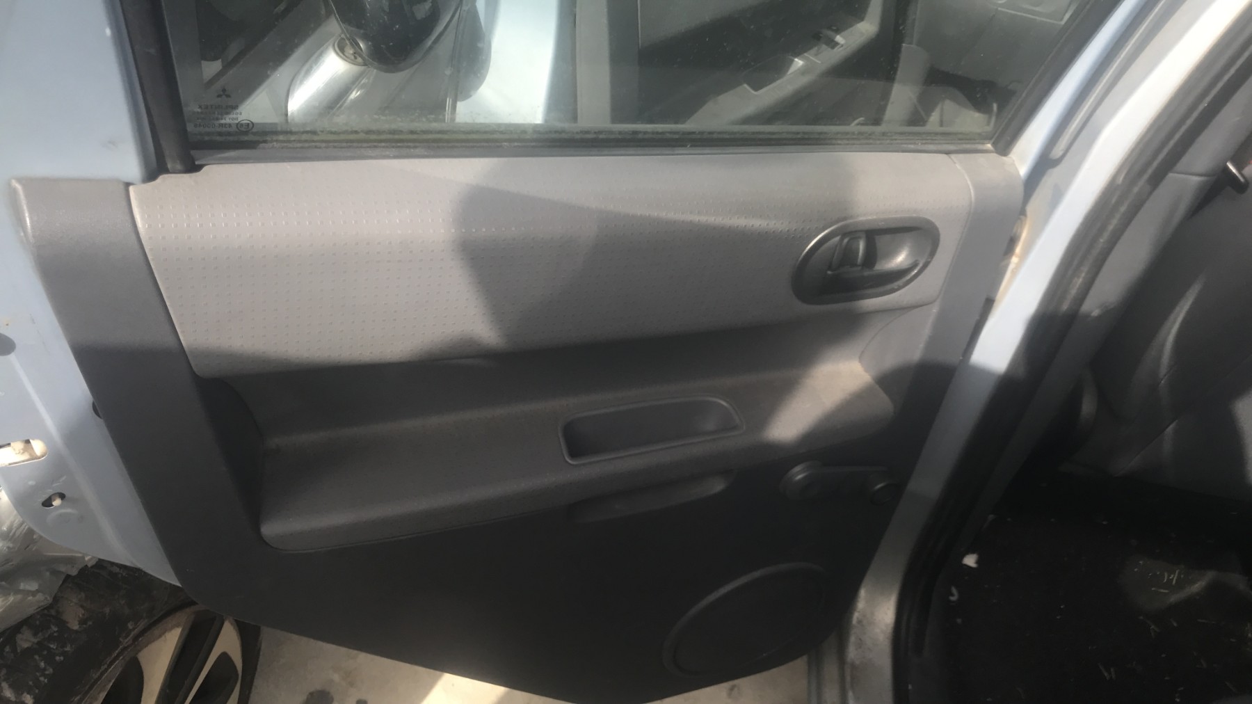 Image MITSUBISHI COLT 6