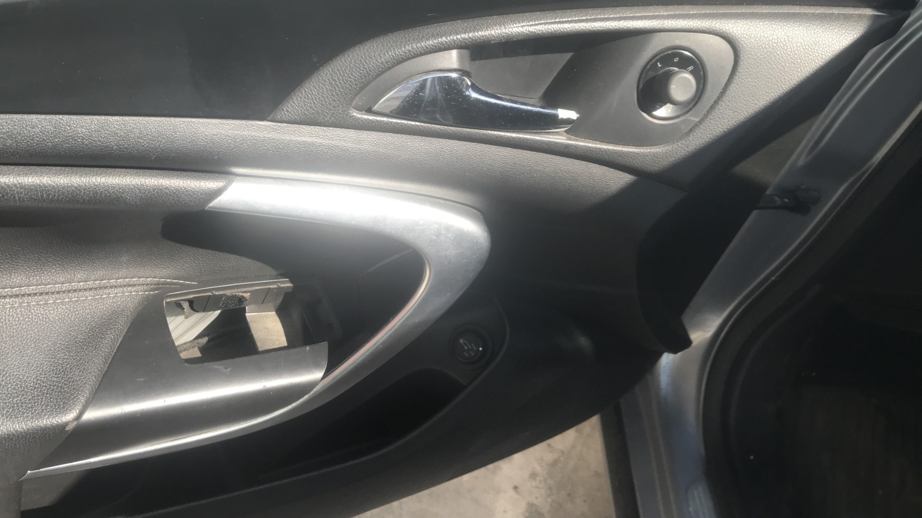 Image OPEL INSIGNIA 1