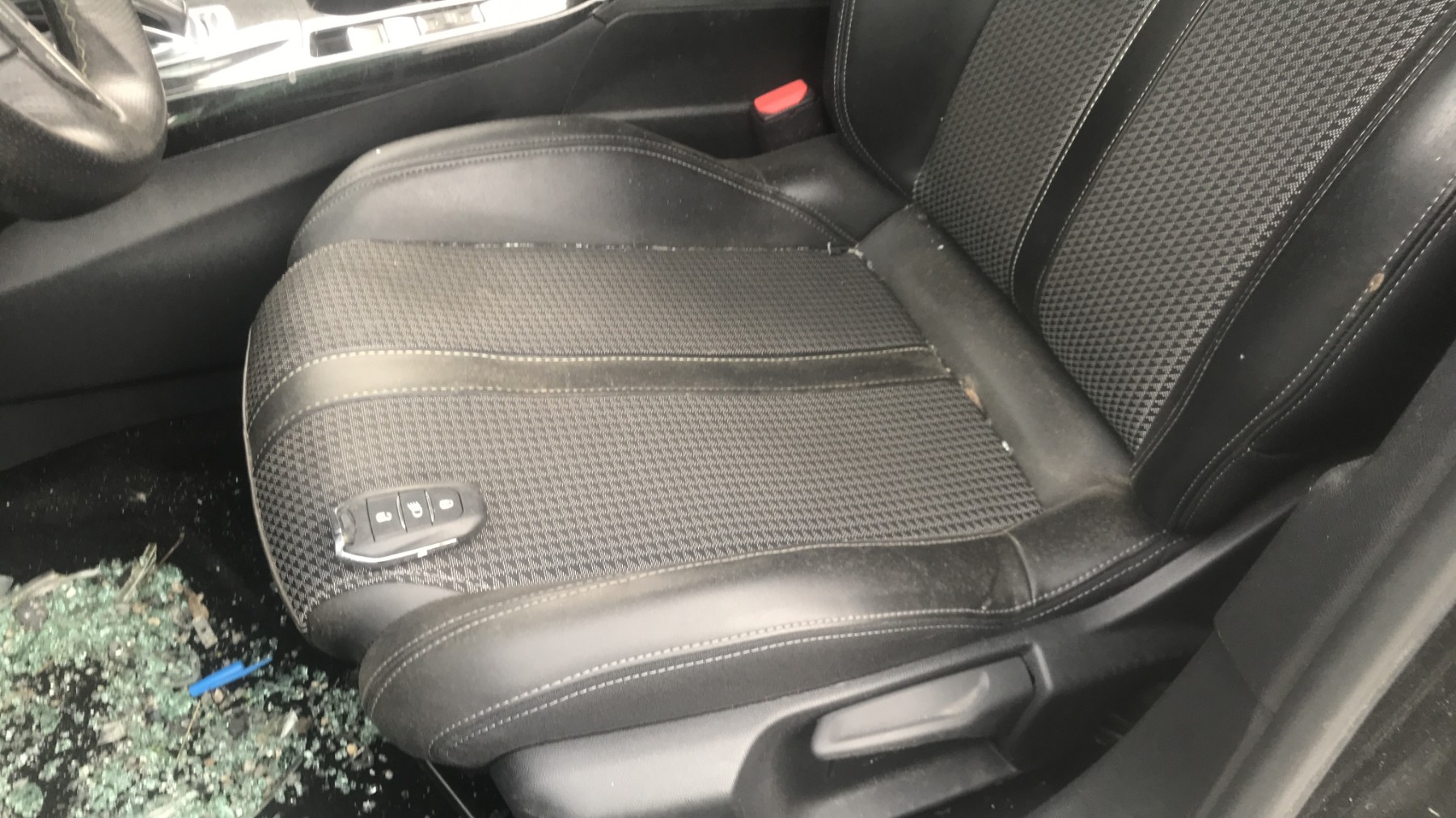 Image PEUGEOT 2008 2