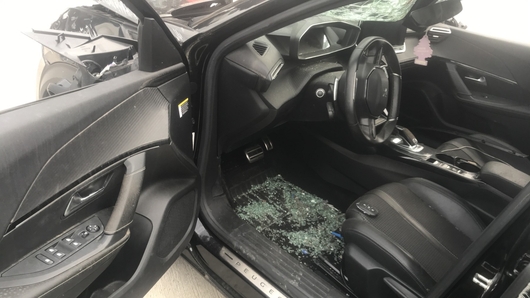 Image PEUGEOT 2008 2