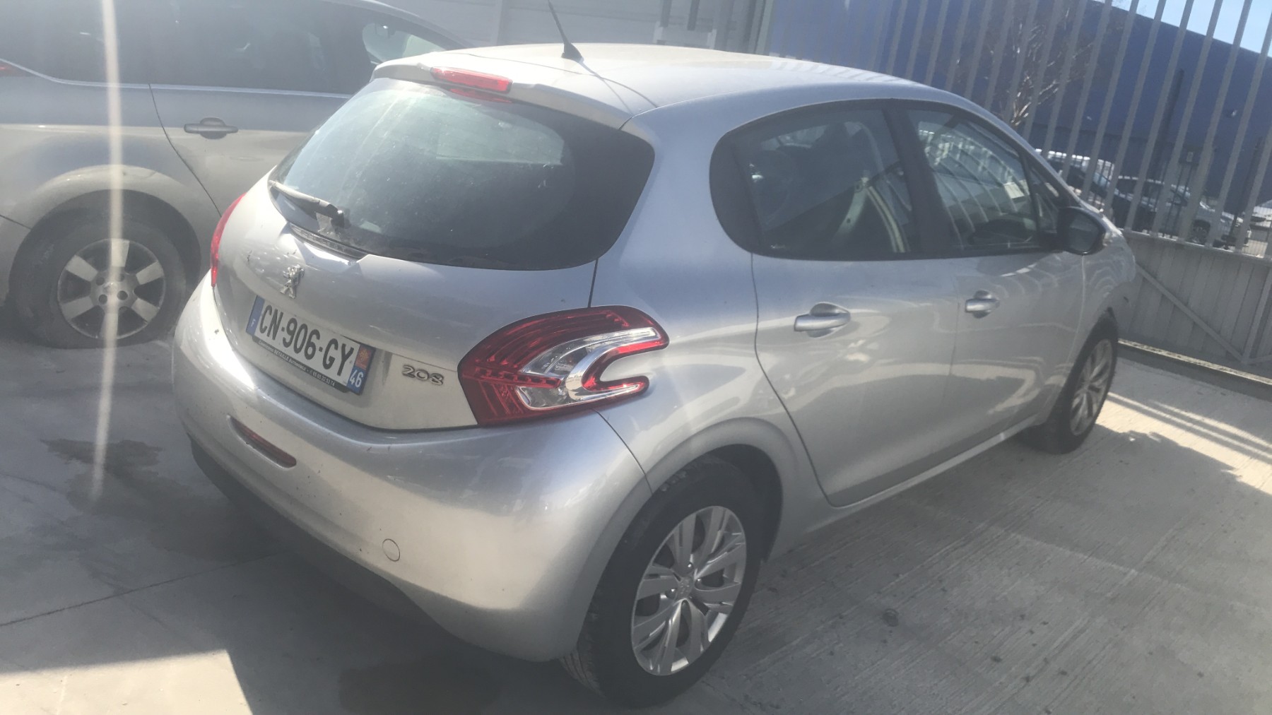 Image PEUGEOT 208 1