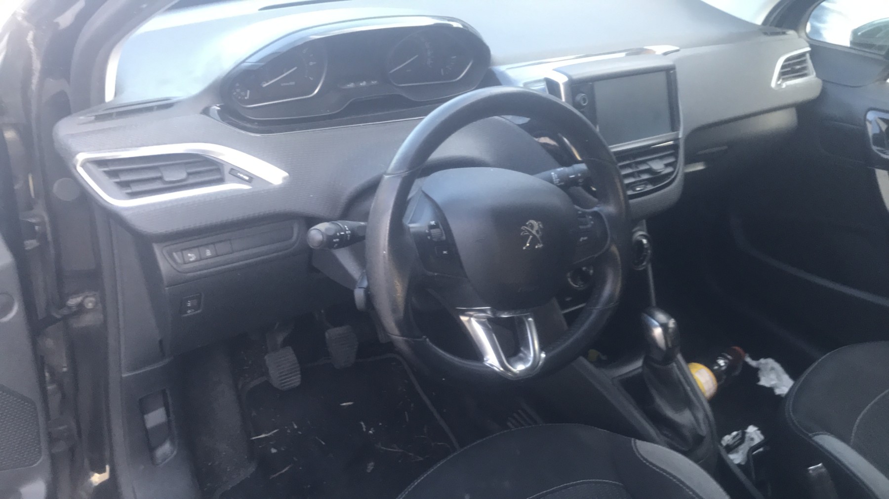 Image PEUGEOT 208 1