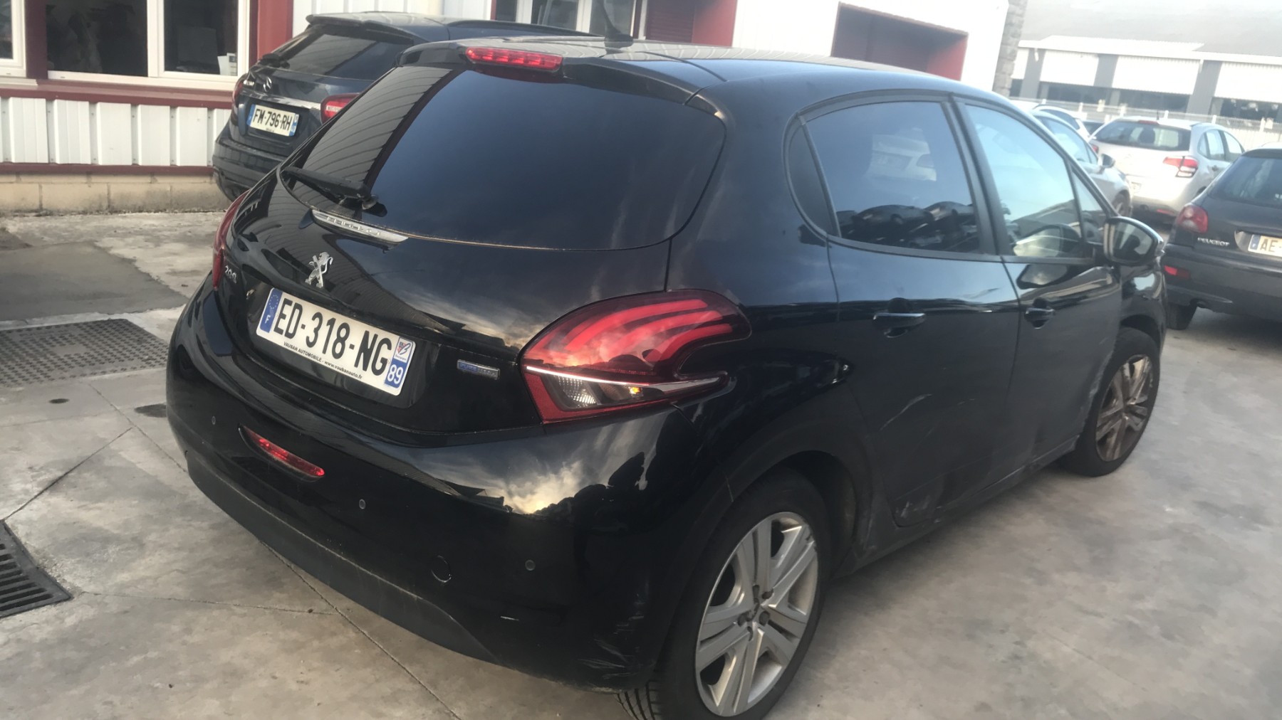 Image PEUGEOT 208 1