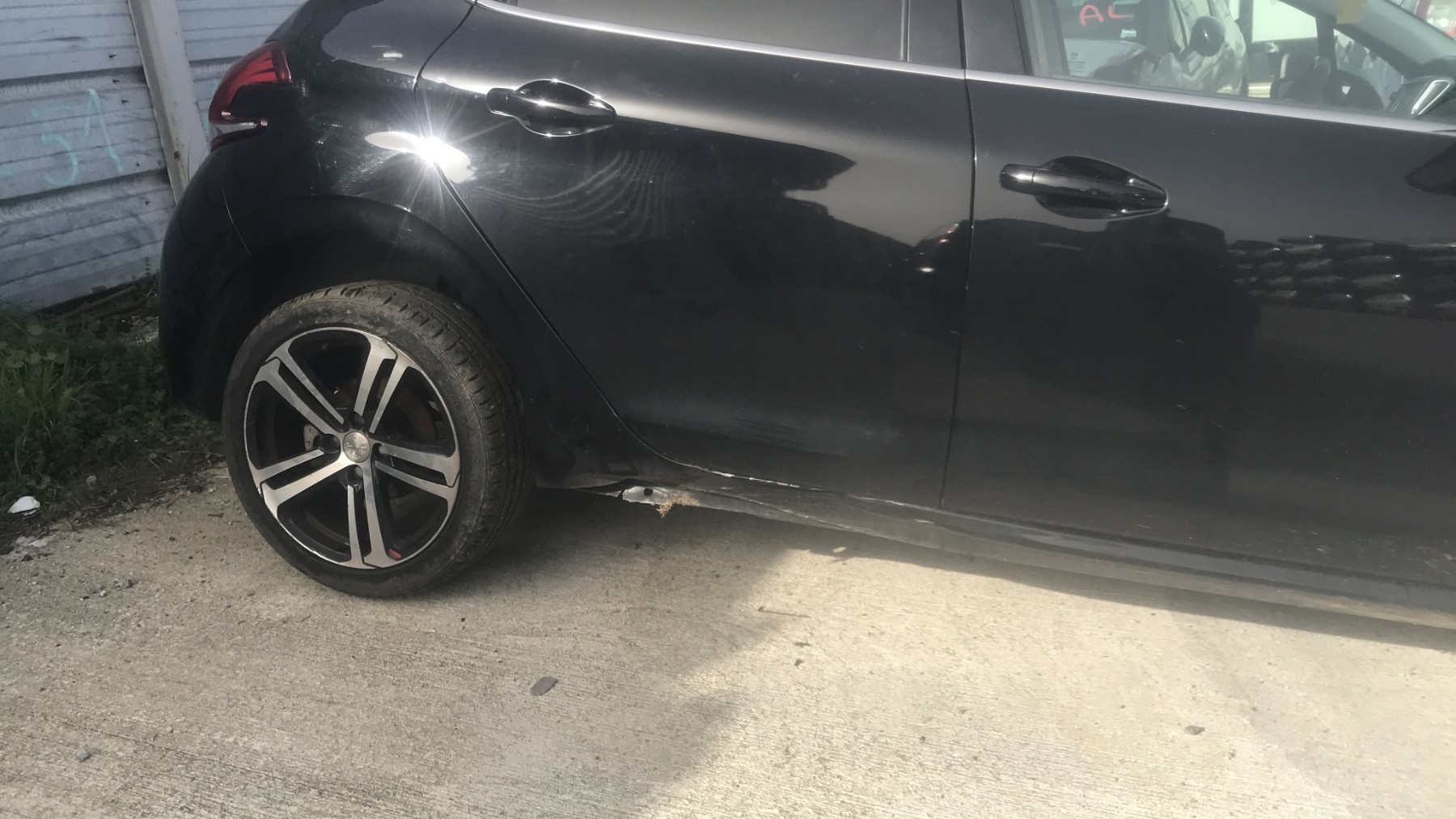 Image PEUGEOT 208 1