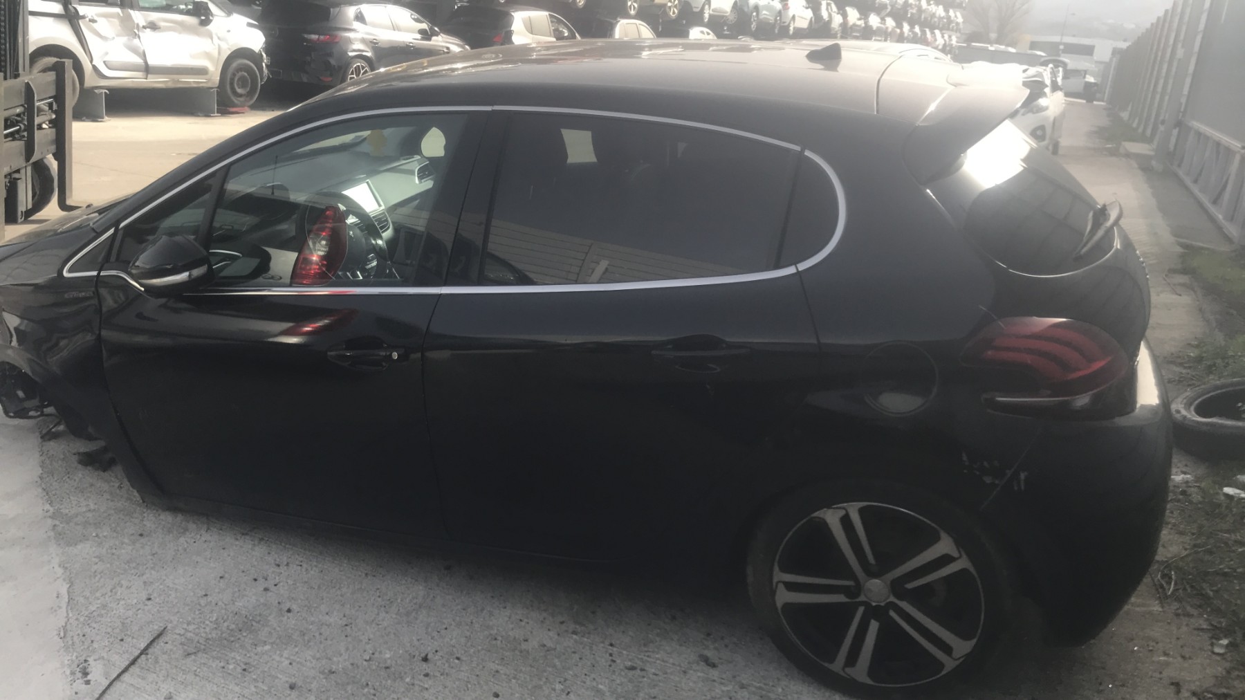 Image PEUGEOT 208 1