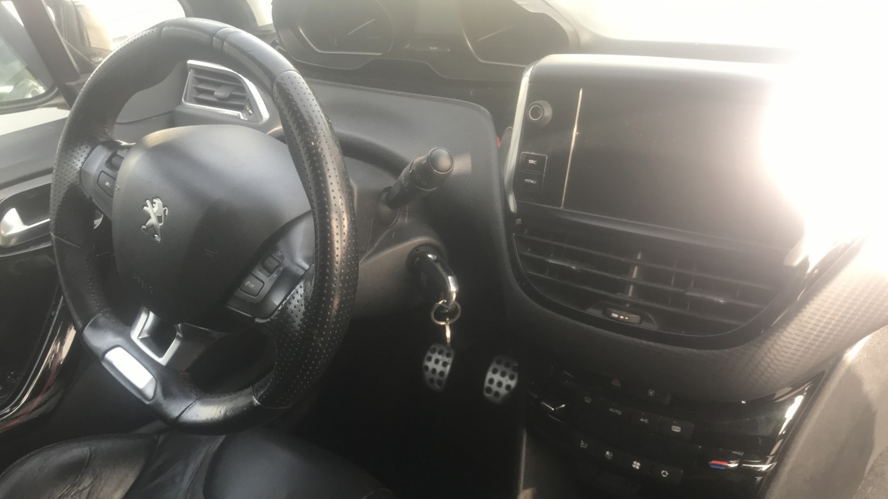 Image PEUGEOT 208 1
