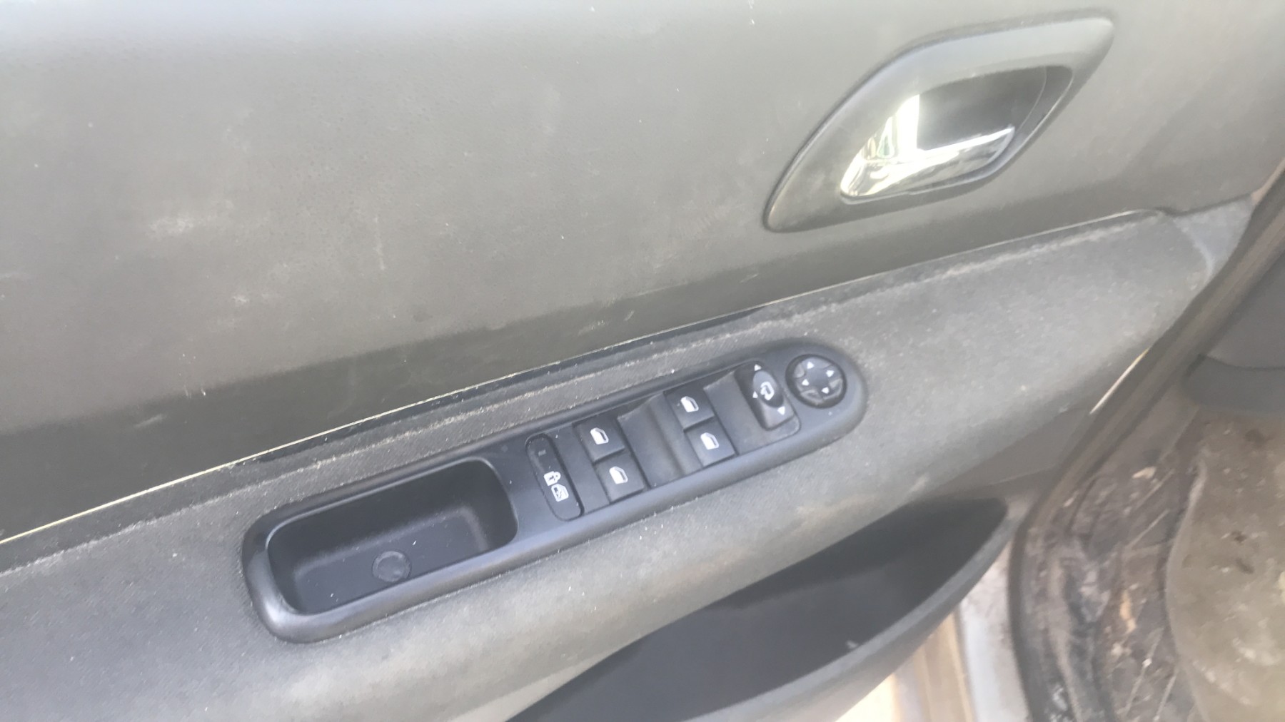 Image PEUGEOT 5008 1