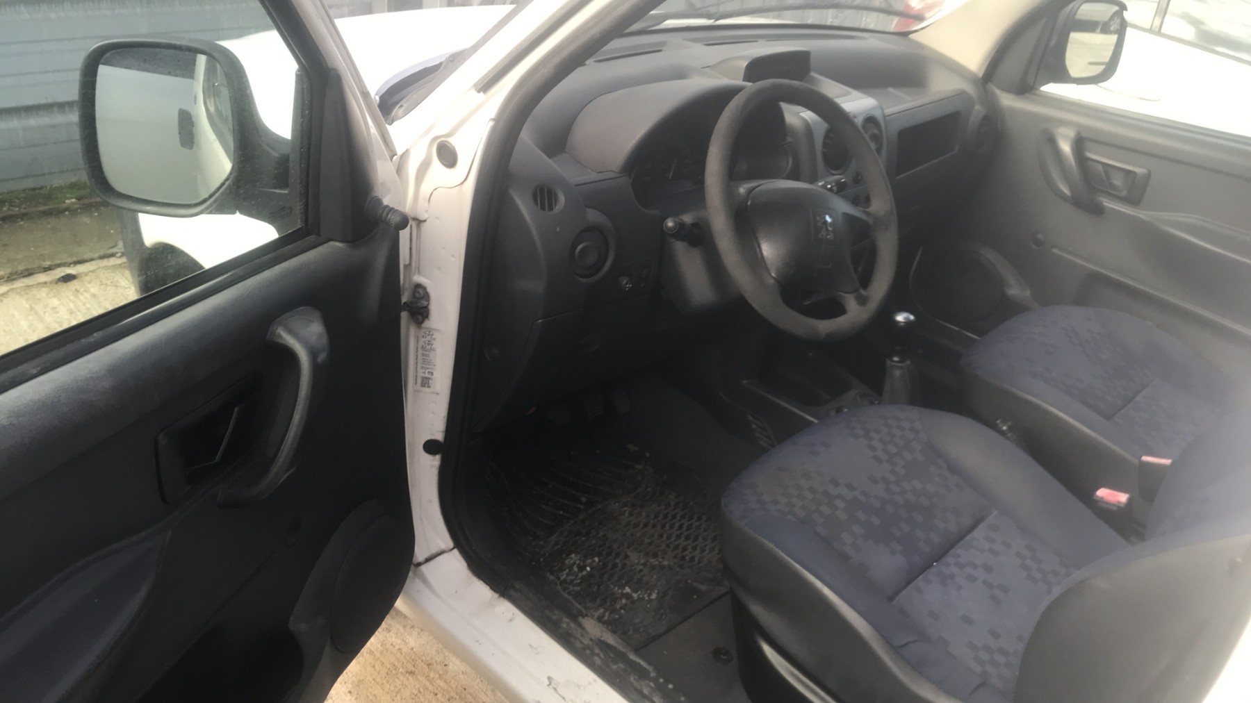 Image PEUGEOT PARTNER 1