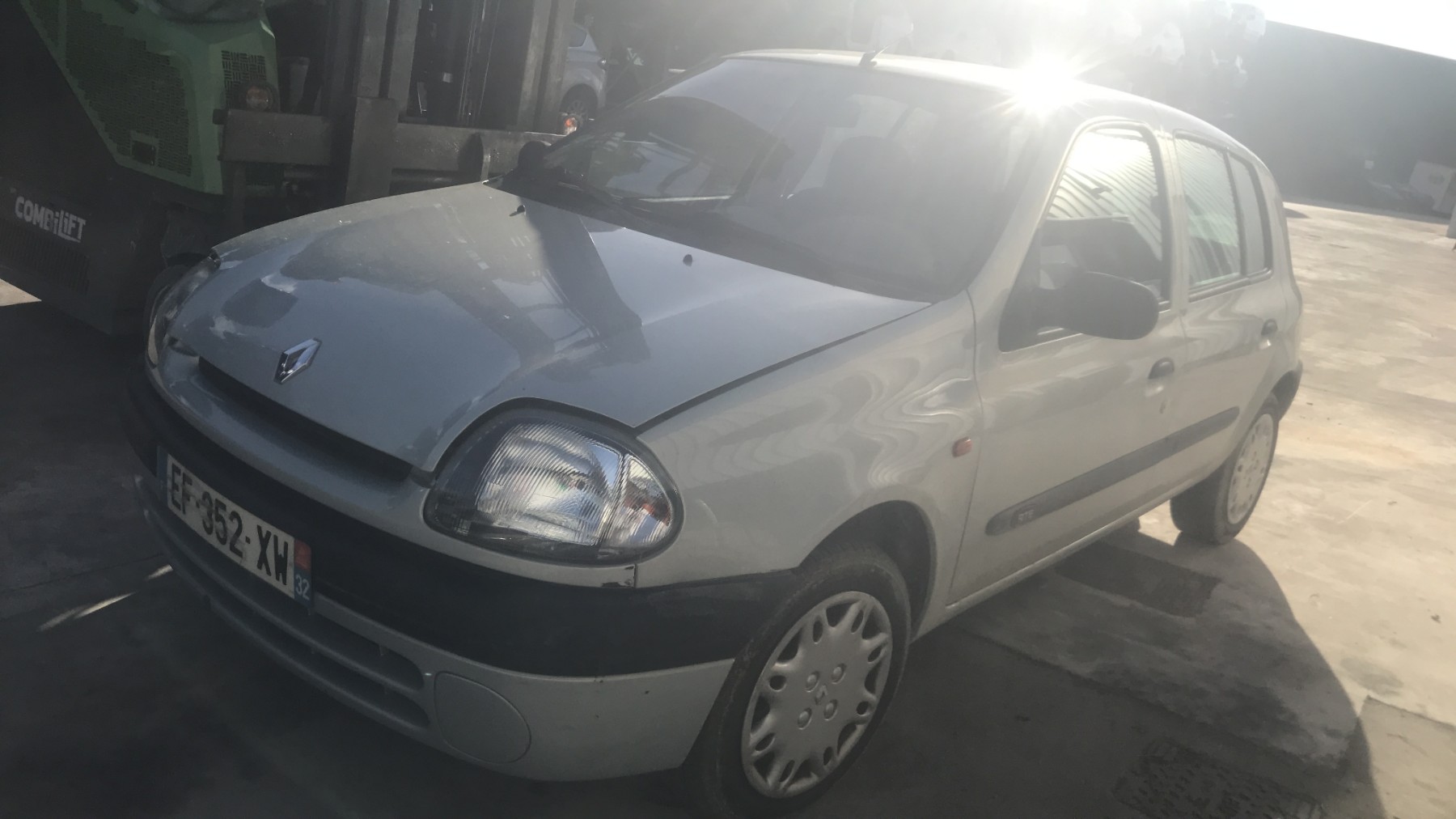 Image RENAULT CLIO 2