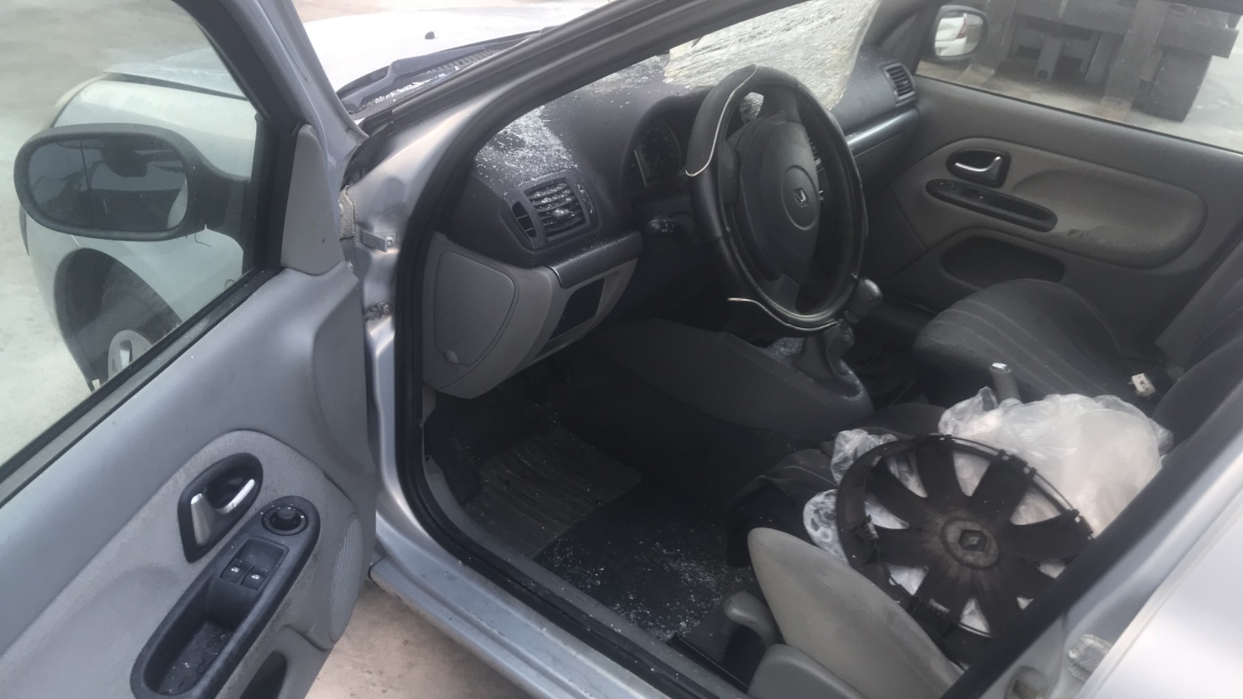 Image RENAULT CLIO 2