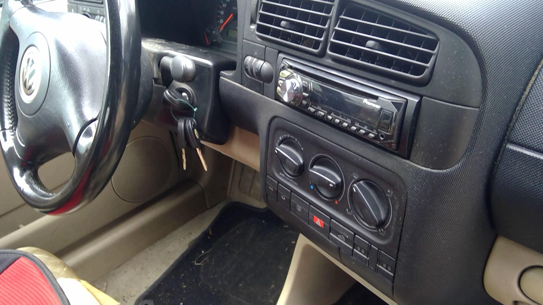 Image VOLKSWAGEN GOLF 4