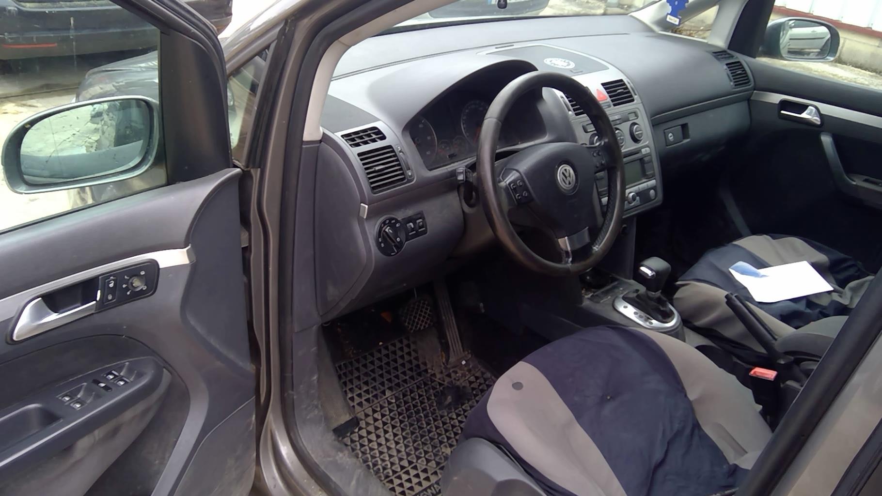 Image VOLKSWAGEN TOURAN 1