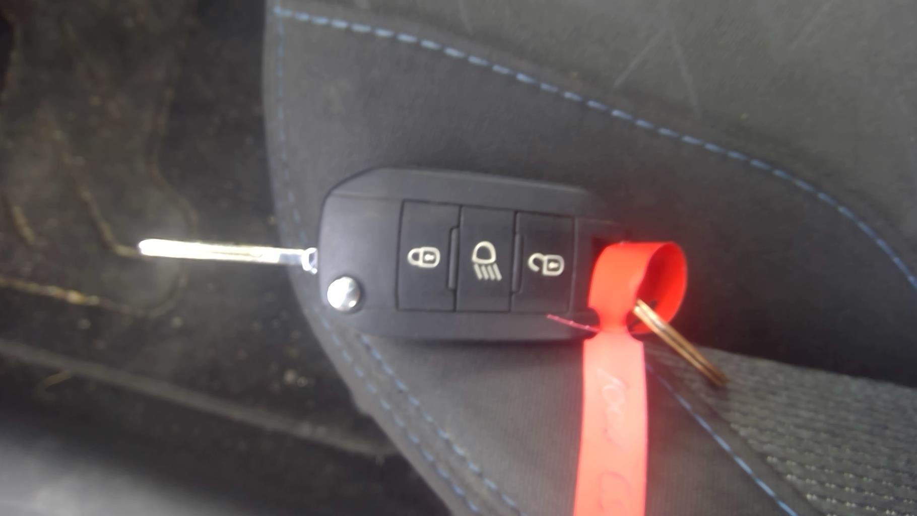 Image PEUGEOT 2008 1