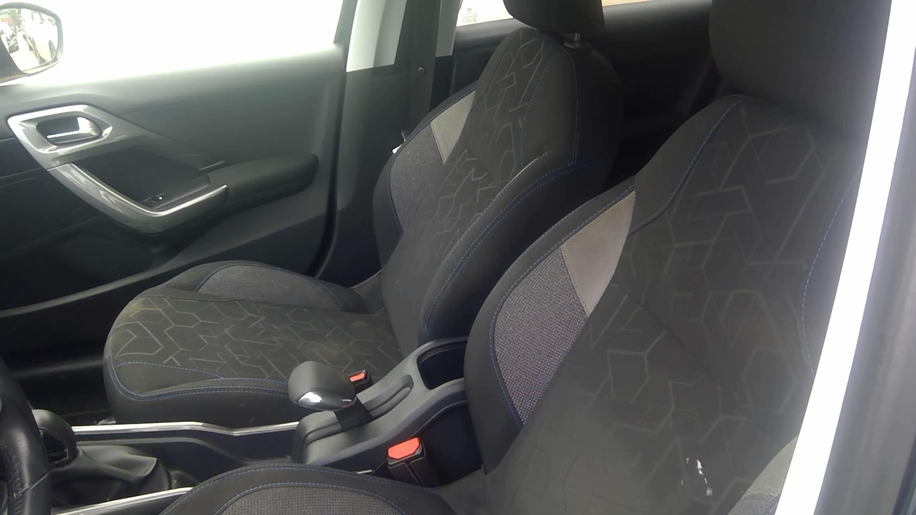 Image PEUGEOT 2008 1