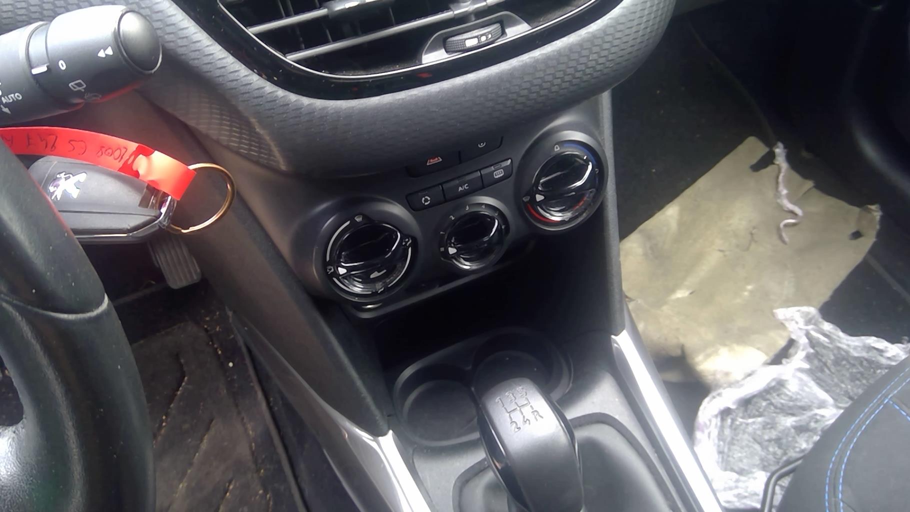 Image PEUGEOT 2008 1