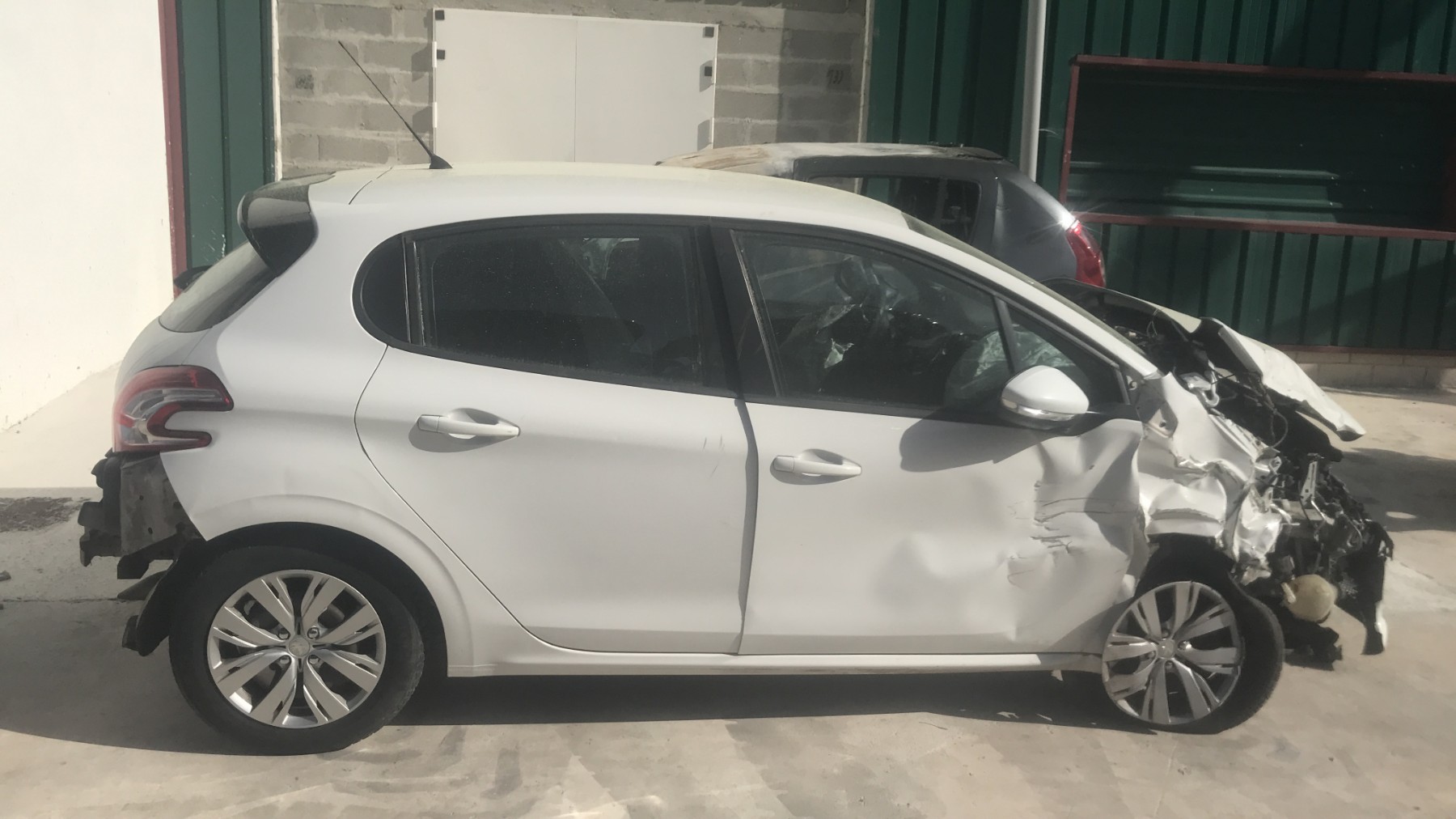Image PEUGEOT 208 1
