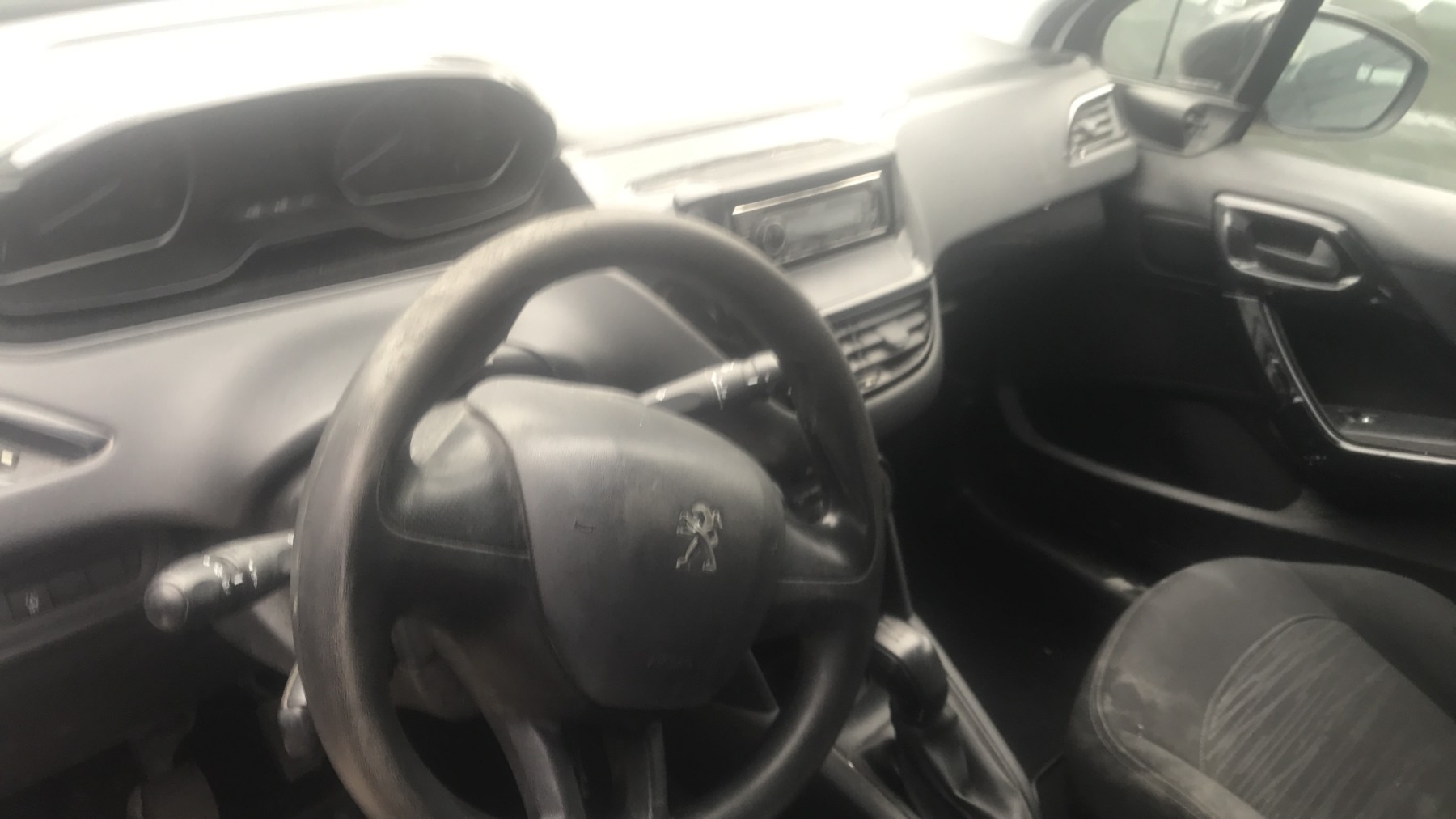 Image PEUGEOT 208 1