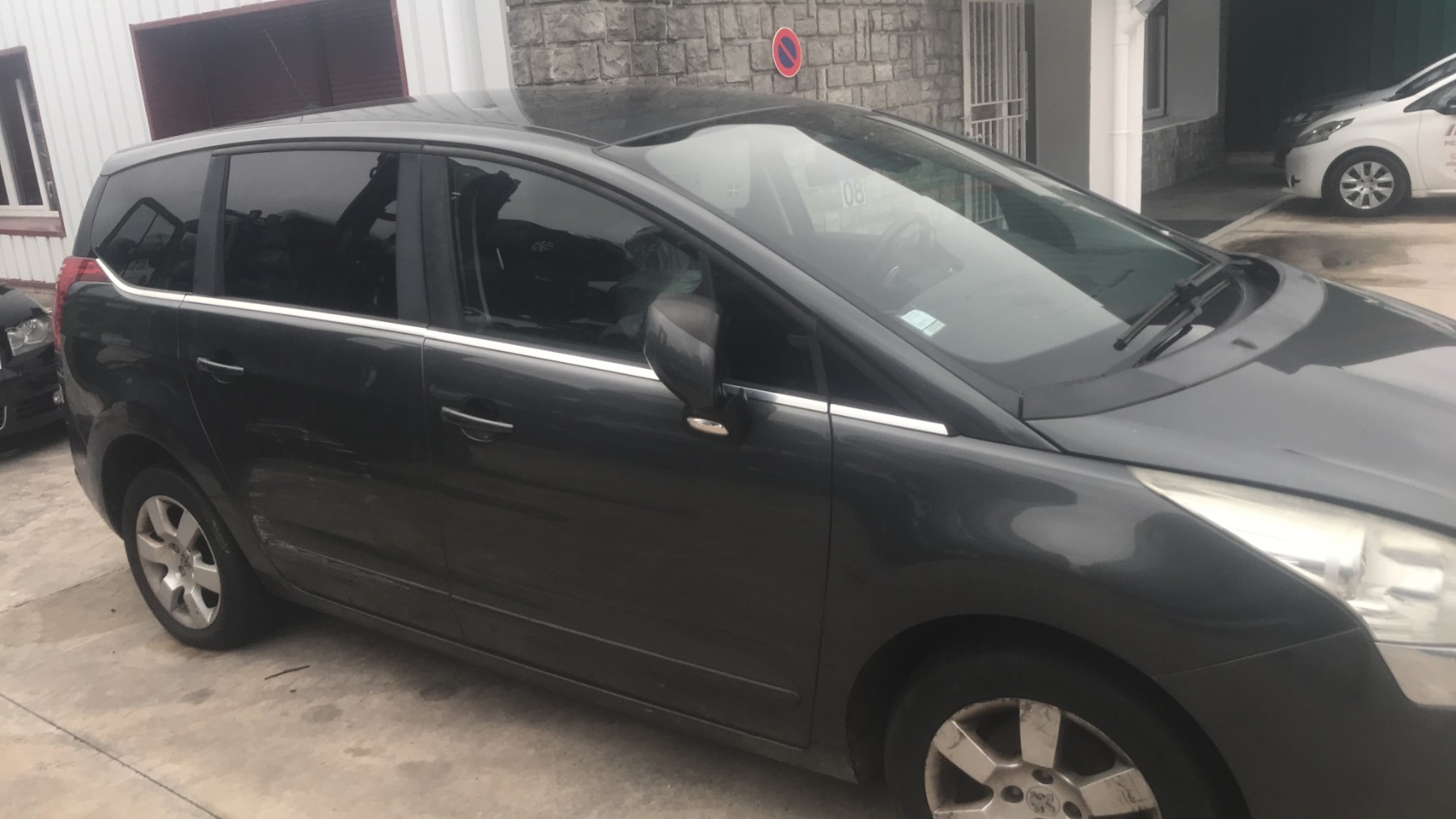 Image PEUGEOT 5008 1