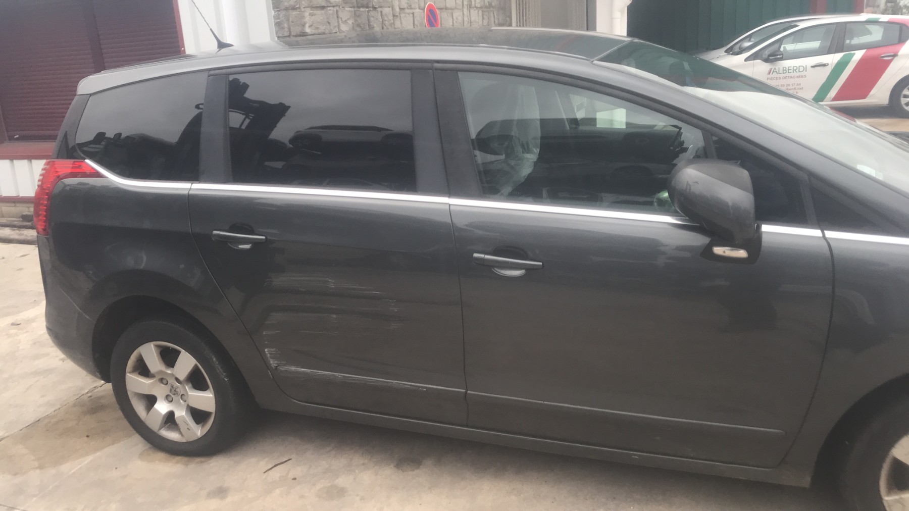 Image PEUGEOT 5008 1