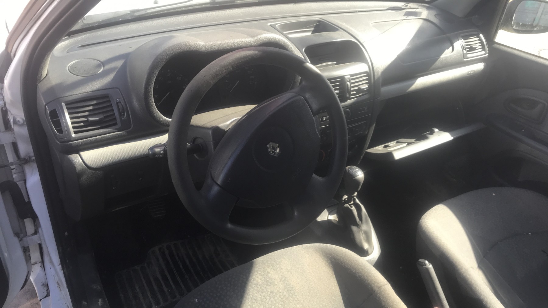 Image RENAULT CLIO 2